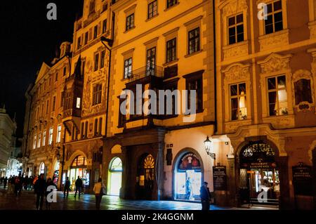 Neugotisches Storchhaus am Altstädter Ring in Prag, Tschechische Republik. Stockfoto