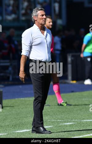 Roma, Latium. 02. Oktober 2022. Spezia-Trainer Luca Gotti während des Serie-A-Spiels zwischen SS Lazio und Spezia im Olimpico-Stadion in Rom, Italien, 02.. Oktober 2022. (Foto des Kredits AllShotLive/SipaUsa) Credit: SIPA USA/Alamy Live News Stockfoto