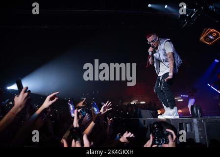 Eboli, Italien. 01. Oktober 2022. Sfera Ebbasta während der SFERA EBBASTA - FAMOSO TOUR 2022, Italienische Sängerin Musikkonzert in Eboli, Italien, Oktober 01 2022 Quelle: Unabhängige Fotoagentur/Alamy Live News Stockfoto
