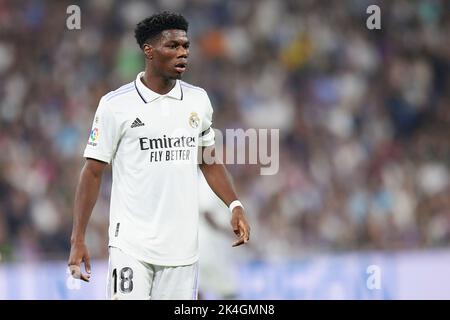 Madrid, Spanien. 02. Oktober 2022. Aurelien Tchouameni von Real Madrid während des La Liga-Spiels zwischen Real Madrid und CA Osasuna spielte im Santiago Bernabeu Stadion am 2. Oktober 2022 in Madrid, Spanien. (Foto von Ruben Albarran/PRESSIN) Quelle: PRESSINPHOTO SPORTS AGENCY/Alamy Live News Stockfoto