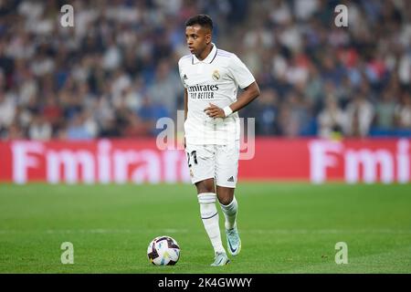 Madrid, Spanien. 03. Oktober 2022. Rodrygo geht von Real Madrid während des La Liga-Spiels zwischen Real Madrid und CA Osasuna im Santiago Bernabeu Stadion am 2. Oktober 2022 in Madrid, Spanien. (Foto von Ruben Albarran/PRESSIN) Quelle: PRESSINPHOTO SPORTS AGENCY/Alamy Live News Stockfoto