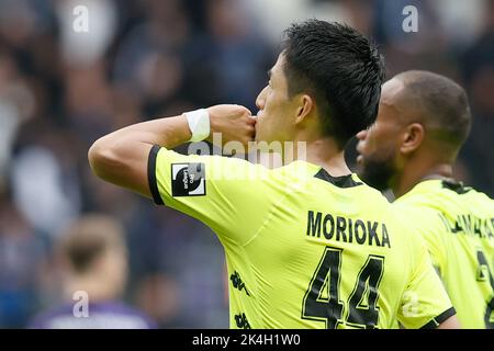 Ryota Morioka von Charleroi feiert nach einem Treffer bei einem Fußballspiel zwischen RSCA Anderlecht und Sporting Charleroi am Sonntag, 02. Oktober 2022 in Anderlecht, am 10. Tag der „Jupiler Pro League“ der ersten Division der belgischen Meisterschaft 2022-2023. BELGA FOTO BRUNO FAHY Stockfoto