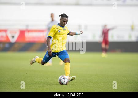 Beverens Taofeek Ismaheel in Aktion während eines Fußballmatches zwischen SK Beveren und Lierse Kempenzonen am Sonntag, 02. Oktober 2022 in Beveren-Waas, am 7. Tag der 'Challenger Pro League' 2022-2023, der zweiten Division der belgischen Meisterschaft 1B. BELGA FOTO FILIP LANSZWEERT Stockfoto