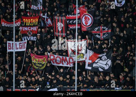 Empoli, Italien. 01. Oktober 2022. Unterstützer des AC Mailand während der Serie Ein Spiel zwischen Empoli und AC Mailand im Stadio Carlo Castellani, Empoli, Italien am 1. Oktober 2022. Kredit: Giuseppe Maffia/Alamy Live Nachrichten Stockfoto