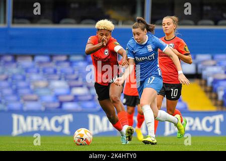 Birmingham, Großbritannien. 2.. Oktober 2022. Lucy Quinn (Birmingham No 17 ) über den Angriff während des Women's Conti Cup-Spiels zwischen Birmingham City und Brighton (Karl W Newton/SPP) Quelle: SPP Sport Press Foto. /Alamy Live News Stockfoto