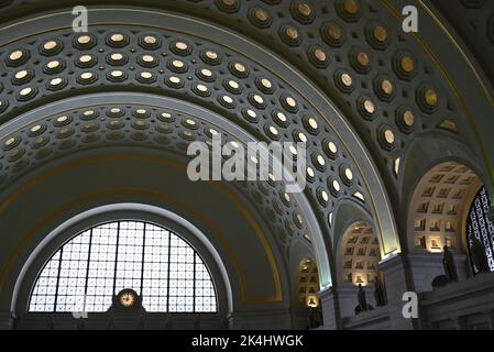 Blick an die Decke der Great Hall der Union Station in Washington, DC. Stockfoto