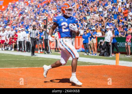 2. Oktober 2022: Florida Gators läuft zurück Lorenzo Lingard (21) eilt ein, um beim NCAA-Fußballspiel zwischen den Eastern Washington Eagles und den Florida Gators im Ben Hill Griffin Stadium Gainesville, FL, Punkten zu können. Jonathan Huff/CSM. Stockfoto