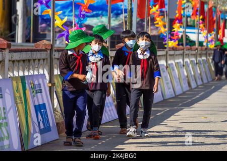 Mu Cang Chai, Vietnam - 24. Sep 2022: Menschen mit einer ethnischen Minderheit in Mu Cang Chai, Yen Bai. Mu Cang Chai ist ein Viertel, das für viele Reisterrassen berühmt ist Stockfoto