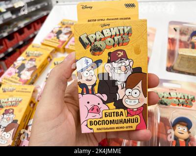 Tjumen, Russland-09. September 2022: Gravity Falls Toys, eine animierte Serie. Selektiver Fokus. Verkauf von Disney-Spielzeug Stockfoto