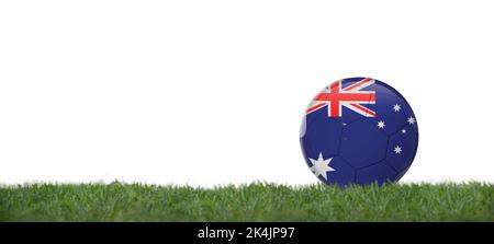 australien-Flagge auf Fußball auf Gras, Kopierplatz mit weißem Hintergrund. Stockfoto