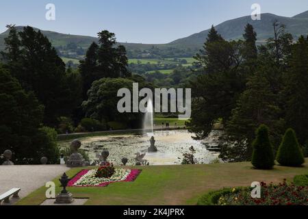 Powerscourt House and Gardens, eines der schönsten Anwesen in Irland Stockfoto