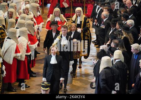 Richter, die in Westminster Abbey in London zum jährlichen Judges Service eintreffen, der den Beginn des neuen juristischen Jahres markiert. Bilddatum: Montag, 3. Oktober 2022. Stockfoto