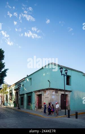 Altes, verlassene Gebäude in der Innenstadt von guadalajara, mexiko, Kolonialarchitektur Stockfoto