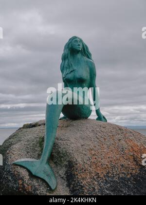 Statue der Meerjungfrau des Nordens an der Küste von Balintore, Tain Schottland - Stockfoto