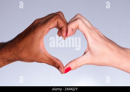 Black Conscience Day - Portrait von Afro Black Person suchen und machen Ausdrücke Stockfoto