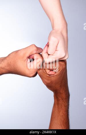 Black Conscience Day - Portrait von Afro Black Person suchen und machen Ausdrücke Stockfoto