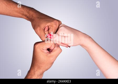 Black Conscience Day - Portrait von Afro Black Person suchen und machen Ausdrücke Stockfoto