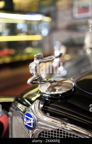 Logo von Buick, Emblem auf Retro-amerikanischen Auto. Stockfoto