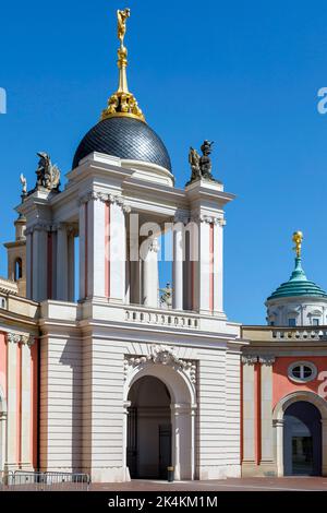 Fortuna Portal am Potsdamer Stadtpalast und dem Brandenburger Landesparlament Stockfoto