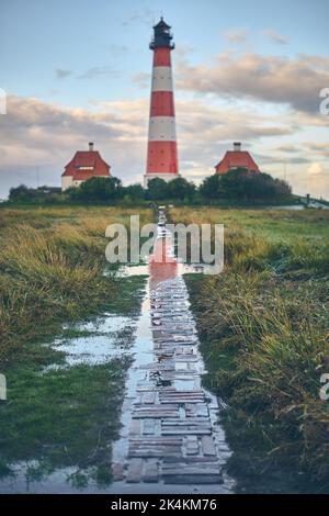 Leuchtturm Westerheversand in Norddeutschland. Hochwertige Fotos Stockfoto