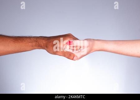 Black Conscience Day - Portrait von Afro Black Person suchen und machen Ausdrücke Stockfoto