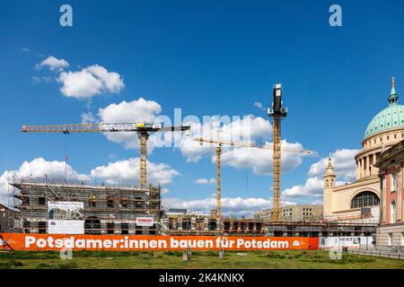 'Gebäude für Potsdam', große Baustelle im Zentrum neben dem staatsparlament und der Nikolaikirche Stockfoto