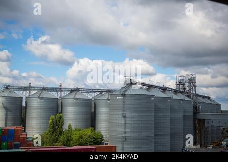 Odessa, Ukraine SIRCA 2018: Banken Aufzug. Getreidelagerung im Seehafen Stockfoto