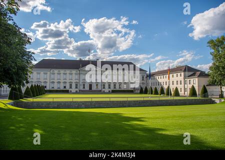 Berlin, Deutschland 28. Juni 2022, Schloss Bellevue ist die offizielle Residenz des Bundespräsidenten Stockfoto