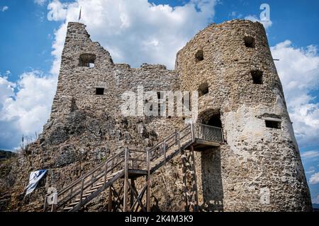 Reviste Burgruinen, Slowakische Republik. Reiseland. Architektonische Thema. Stockfoto