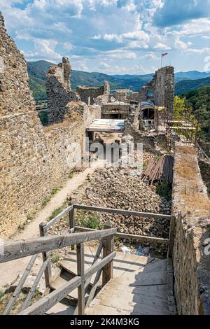 Reviste Burgruinen, Slowakische Republik. Reiseland. Architektonische Thema. Stockfoto