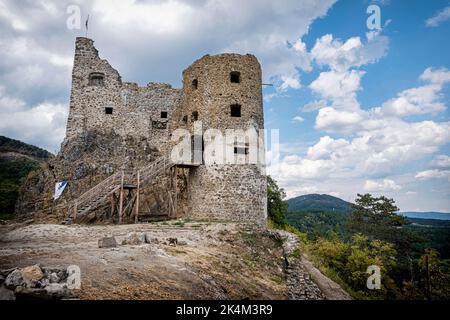 Reviste Burgruinen, Slowakische Republik. Reiseland. Architektonische Thema. Stockfoto