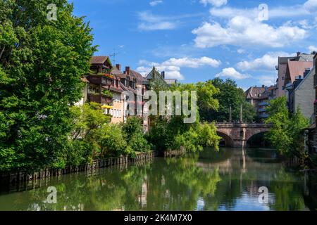 Blick auf die Pegnitz vom Henkersteg aus, Nürnberg, Bayern, Deutschland Stockfoto