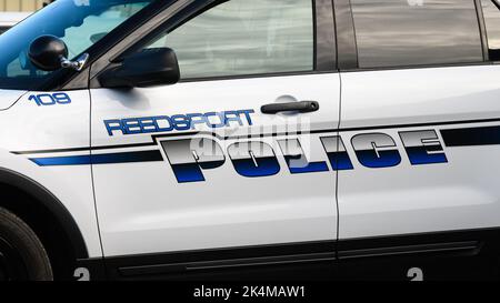 Reedsport, OR, USA - 16. September 2022; Reedsport Oregon Polizeiwagen mit Namen auf Fahrzeugseite Stockfoto