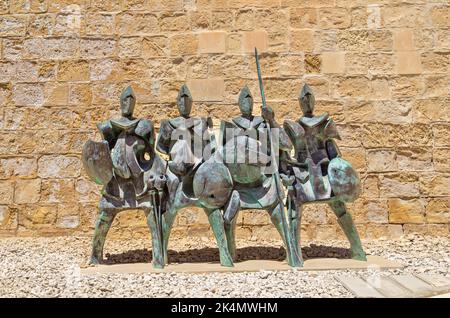 Statue der Maltesischen Ritter vor Fort St Elmo, war Museum, Valletta, Malta Stockfoto