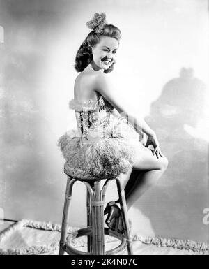 BETTY GRABLE Leggy Porträt als Showgirl in Einem YANK IN DER R.A, F. 1941 HENRY KING Twentieth Century Fox Stockfoto