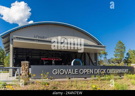 FLAGSTAFF, AZ - 1. SEPTEMBER 2022: Giovale Open Deck Observatory am Lowell Observatory, einem berühmten Observatorium in Arizona, das von Percival Lowell gegründet wurde. Stockfoto