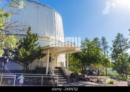 FLAGSTAFF, AZ - 1. SEPTEMBER 2022: Lowell Observatory, berühmtes Observatorium in Arizona, gegründet von Percival Lowell. Stockfoto