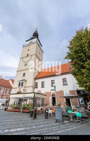 Stadtturm, historisches Zentrum der Stadt Trnava, Slowakei. Stockfoto