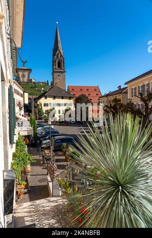 Das Dorf Tramin an der Weinstraße, in Südtirol, Weinbaugebiet Gewürztraminer, Italien, Stockfoto