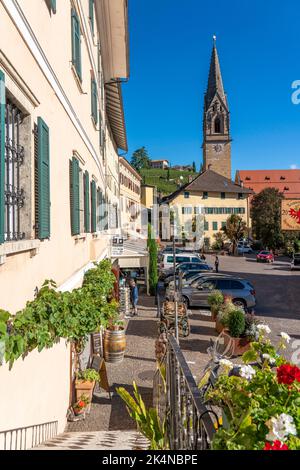 Das Dorf Tramin an der Weinstraße, in Südtirol, Weinbaugebiet Gewürztraminer, Italien, Stockfoto