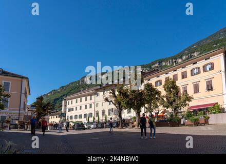 Das Dorf Tramin an der Weinstraße, in Südtirol, Weinbaugebiet Gewürztraminer, Italien, Stockfoto