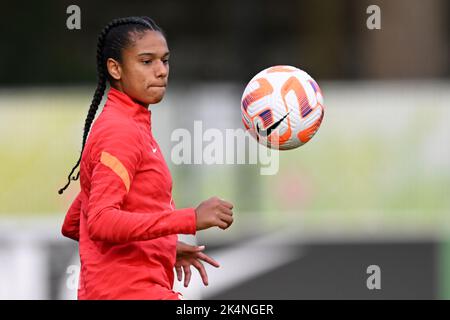 ZEIST - Netherlands, 03/10/2022, ZEIST - Esmee Brugts von Holländern Frauen während einer Trainingseinheit der niederländischen Frauennationalmannschaft. Die Orange Lionesses bereiten sich auf das Freundschaftsspiel gegen Sambia vor. ANP | Dutch Height | Gerrit van Keulen Stockfoto