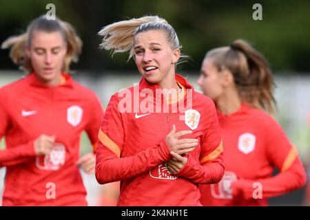 ZEIST - Netherlands, 03/10/2022, ZEIST - Jacky Groenen aus Holland Frauen während einer Trainingseinheit der niederländischen Frauennationalmannschaft. Die Orange Lionesses bereiten sich auf das Freundschaftsspiel gegen Sambia vor. ANP | Dutch Height | Gerrit van Keulen Stockfoto