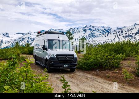 Luftstrom-Wohnmobil Interstate 24X; Blick westlich der Alsek Range; Tatshenshini Alsek Provincial Park vom Haines Highway; British Columbia; Kanada Stockfoto