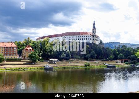 Děčín, Tschechische Republik: Schloss Děčín, die beliebteste Touristenattraktion in der StadtA Stockfoto