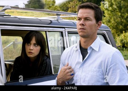 ZOOEY DESCHANEL, Mark Wahlberg, die geschieht, 2008 Stockfoto