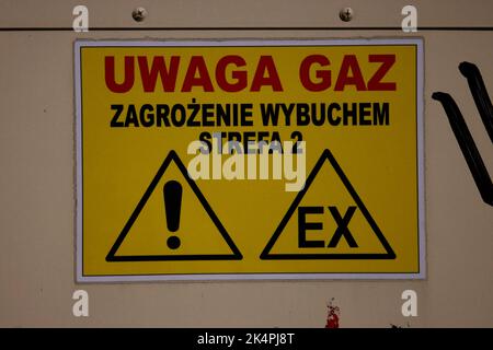Warschau, Polen. 03. Oktober 2022. Am 03. Oktober 2022 ist in Warschau, Polen, ein Schild mit der Aufschrift „Caution Gas“ zu sehen. (Foto von Jaap Arriens/Sipa USA) Quelle: SIPA USA/Alamy Live News Stockfoto