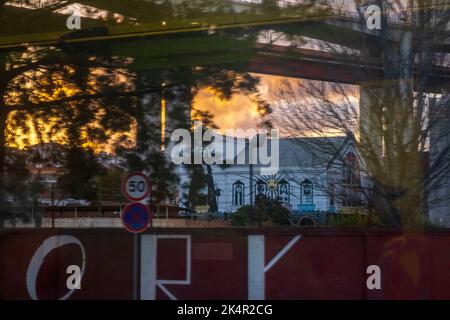 Abendglühen am Bahnhof Cais do Sodré, Lissabon, Portugal Stockfoto