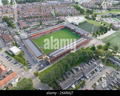 Volendam, 25.. September 2022, Niederlande. FC Volendam Dutch Eredivisie Fußballstadion genannt Kras Stadium Außenansicht. Drohne aus der Luft Stockfoto