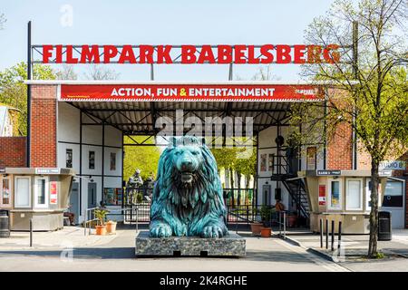 Filmpark Babelsberg in Potsdam, Londoner Löwe aus dem Film „Around the World in 80 Days“ Stockfoto